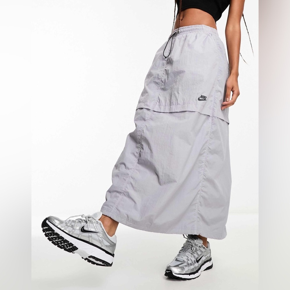 Nike Sportswear Women's Utility Woven Skirt Mid Rise Full Length - Small in Gray